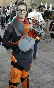 A cosplayer dressed up as Gordon Freeman from Half-Life.